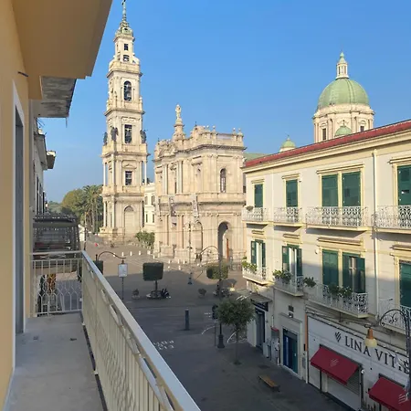 Pompei Central بيت ضيافة